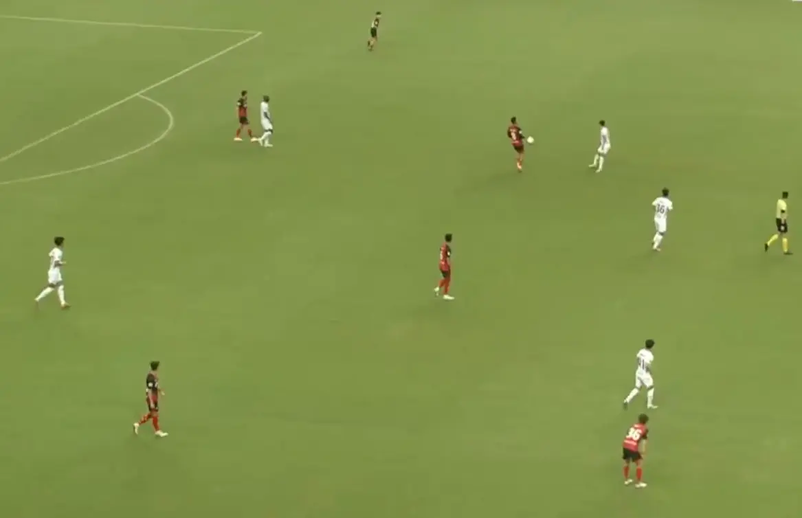 人后场传球 人后场传球