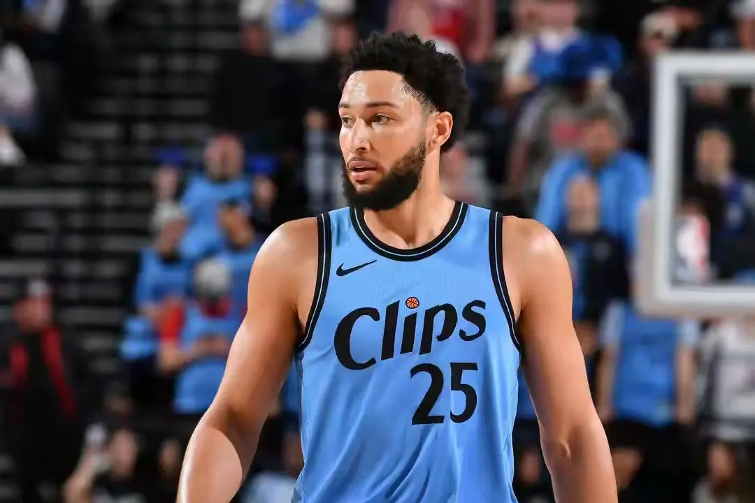 玩橄榄球等 玩橄榄球等